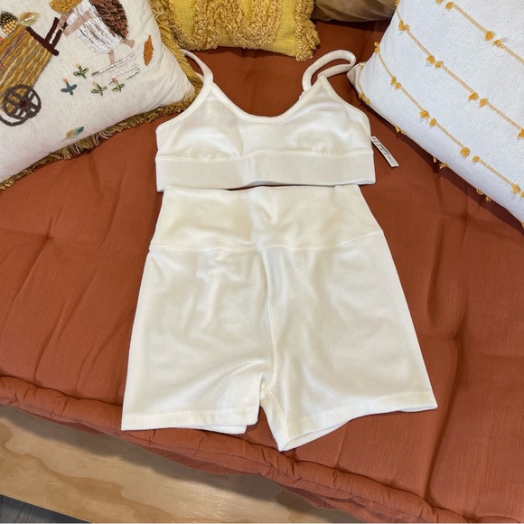 Madewell Towel Terry Scoopneck Bralette and Biker Shorts - Picture 8 of 14